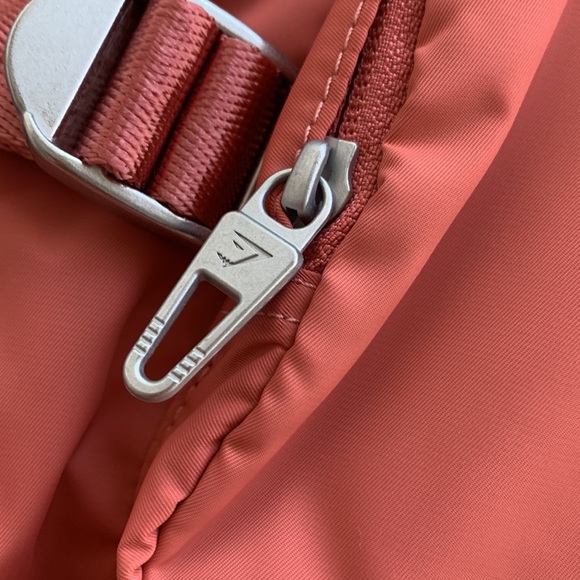 BNWT GYMSHARK PREMIUM LIFESTYLE BACKPACK - Picture 8 of 13